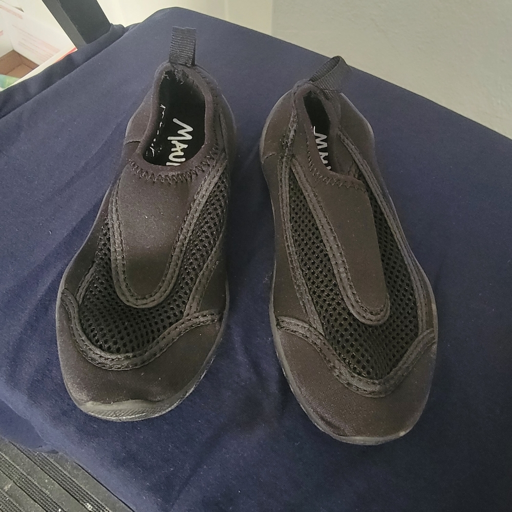 Maui and sons, little boy water shoes
